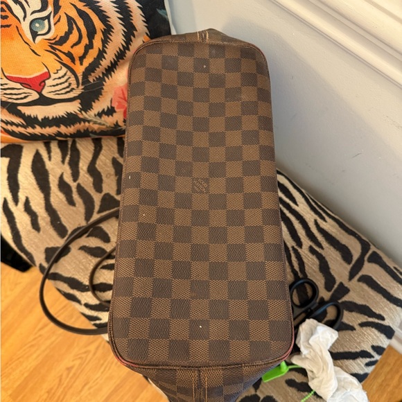 Louis Vuitton Nerverfull Damier Ebene Tote w cherry interior - Picture 5 of 17